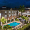 Отель Comfort Suites, фото 1
