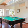 Отель Walking Distance to the Centre - Snooker Table - Private Pool - 5 Bedrooms, фото 15