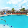 Отель La Quinta Inn & Suites Cleburne, фото 14