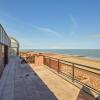 Отель Inviting apartment in Blankenberge with balcony, фото 1