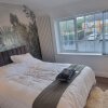 Отель Modern 3bed House in Slough, фото 2