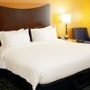 Отель Fairfield Inn & Suites by Marriott St Petersburg Clearwater, фото 26