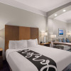 Отель La Quinta Inn and Suites by Wyndham at WaTiki Waterpark, фото 4