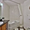 Отель The Birch Ridge: English Gentleman's Room #9 - King Suite In Killington, Vermont. Hot Tub. 1 Bedroom, фото 5