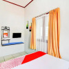 Отель OYO 90048 Teratai Bekasi Guesthouse, фото 3