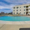 Отель Emerald Isle Vacation Rental w/ Resort Pool!, фото 1