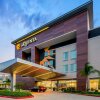 Отель La Quinta Inn & Suites by Wyndham McAllen Convention Center в Макаллене