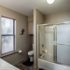 Отель Chelsea House - Three Bedroom Cabin, фото 5