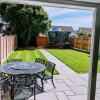 Отель Lovely 3-bed House in Lytham Saint Annes в Литaм-Сент-Эннеc