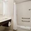 Отель Holiday Inn Express & Suites Shawnee, an IHG Hotel, фото 9