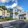 Отель Fairfield Inn & Suites by Marriott Naples, фото 1
