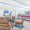 Отель Days Inn & Suites by Wyndham Madisonville, фото 2