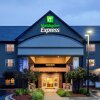 Отель Holiday Inn Express & Suites Green Bay East, an IHG Hotel в Грин-Бее