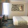 Отель La Quinta Inn & Suites by Wyndham Houston Stafford Sugarland, фото 2
