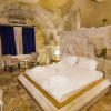 Отель Azure Cave Suites, фото 3