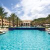 Отель Dawn Beach Club Resort Sint Maarten в Ойстере Понде