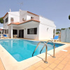 Отель Spacious 4 Bedroom Villa Located in its own Grounds, With Private Pool and Bbq, фото 14