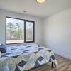 Отель Spacious & Modern Townhome 6 Mi to Duke!, фото 7