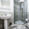 Отель Super Central 1-Bed Modern And Cosy Apt - Sleeps 4, фото 10