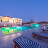 Отель Classy Holiday Home in Galovac With Swimming Pool, фото 1