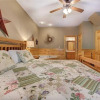 Отель Moonlight Theater Lodge, 3 Bedrooms, Hot Tub, Pool, Sleeps 14, фото 3