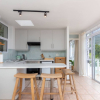 Отель Stylish and Bright 1 Bedroom Apartment - Camps Bay, фото 5