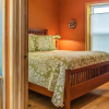 Отель Blue Moon Cottage ~ Pet Friendly ~ 5 Blocks to OSF, фото 7