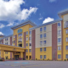 Отель La Quinta Inn & Suites by Wyndham Elkview - Charleston NE, фото 1