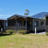 Отель BIG4 Breeze Holiday Parks - Eildon, фото 30