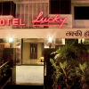 Отель Lucky Hotel Bandra в Мумбаи