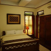 Отель OYO 261 Sasono Putro Residence, фото 1