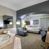 Отель La Quinta Inn & Suites by Wyndham Manteca - Ripon, фото 6