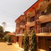 Отель Entebbe Travelle'rs Inn в Энтеббе