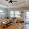 Отель Gone Coastal 3 Bedrooms 2 Bathrooms Home, фото 3
