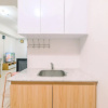 Отель Comfortable 2Br At Apartment Casa Grande Residence, фото 11
