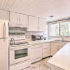 Отель Hilton Head Island Townhome: Patio, Walk to Beach, фото 19