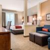 Отель Comfort Suites Columbus Airport, фото 7