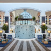 Отель The Waterfront Beach Resort, A Hilton Hotel в Хантингтон-Биче
