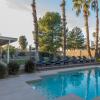 Отель SLS Verde - Luxury Estate with FREE Heated Pool, Spa, Pool Table & Muc, фото 1