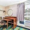 Отель Howard Johnson by Wyndham Virginia Beach At The Beach, фото 11