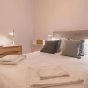 Отель Lovelystay - Charming 3 Bedroom Wonder Downtown, фото 4