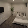 Отель Essex House 3 Double Rooms Workstays UK, фото 1