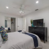 Отель Dania Beach Beauty 3BR with Hot Tub, фото 5