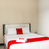 Отель RedDoorz near Puri Indah Mall, фото 4