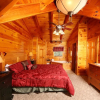 Отель Snow Bear - Two Bedroom Cabin, фото 4