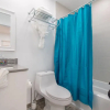 Отель Cozy 1 BR W Parking Space, Near Beach - 5, фото 9