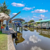 Отель SE Cape Coral Pool Home With Boat Dock, фото 27