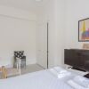 Отель Newly Renovated 3 Bedroom Apartment in North West London, фото 1