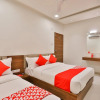 Отель Oyo 19303 Sungold, фото 7