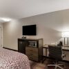 Отель SureStay Hotel by Best Western Higginsville, фото 34